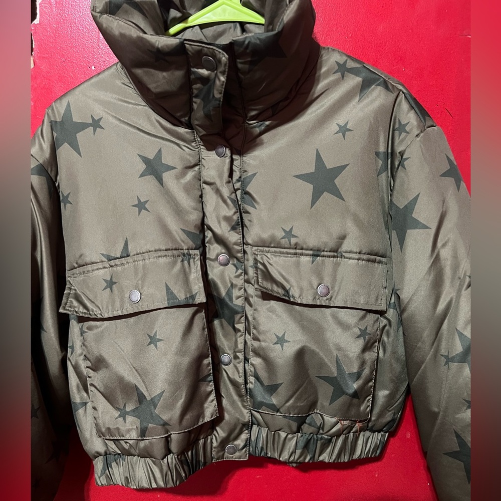 Army Green Puffer like Jacket W/ stars